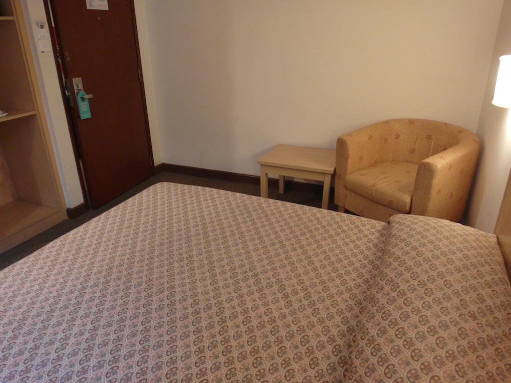 Mandarin Pacific Hotel Kuala Lumpur Room photo