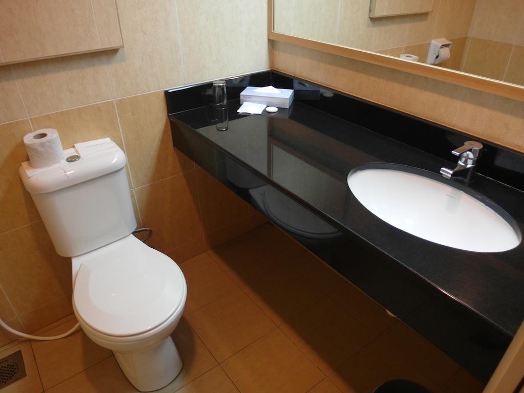 Mandarin Pacific Hotel Kuala Lumpur Room photo