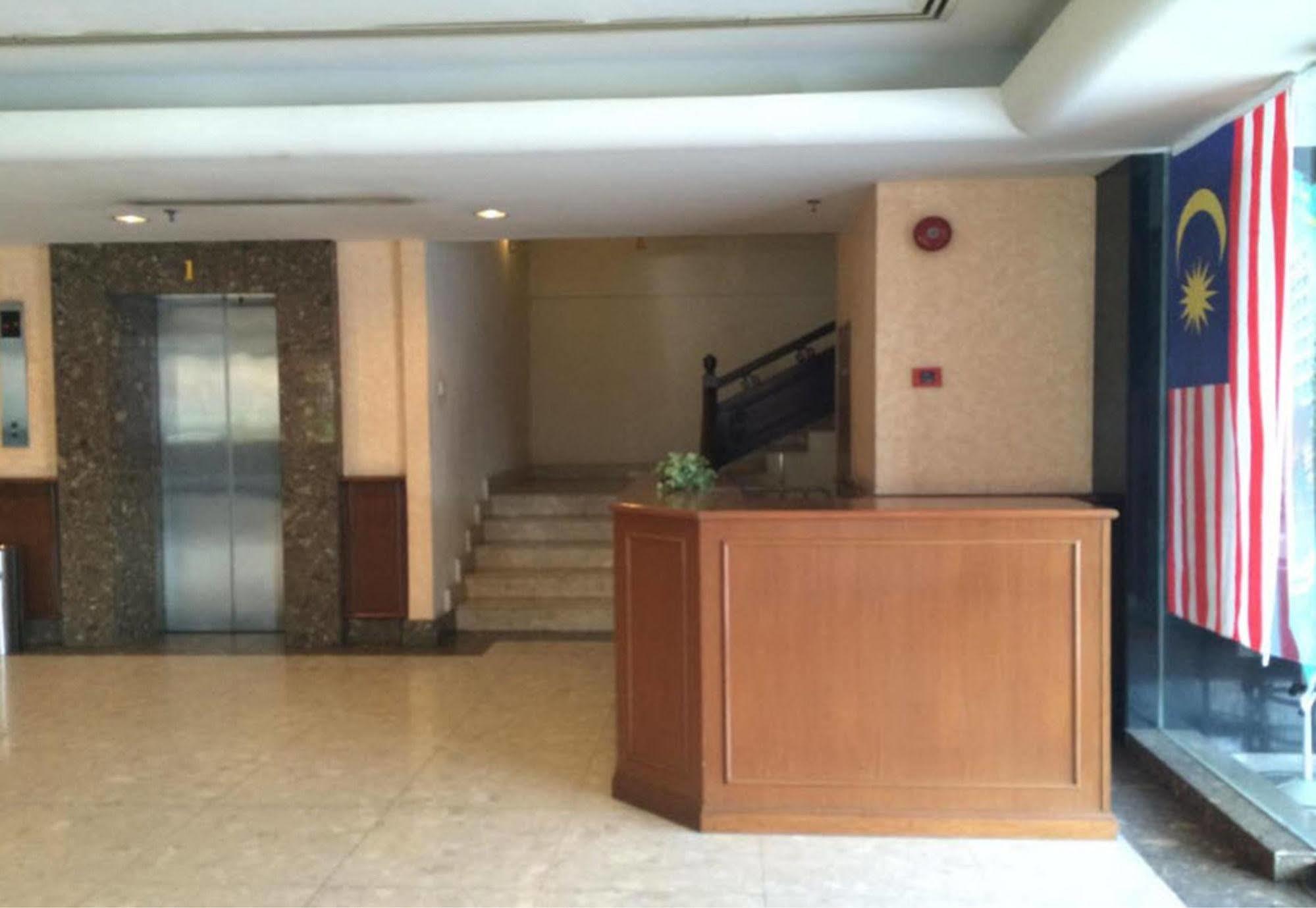 Mandarin Pacific Hotel Kuala Lumpur Exterior photo