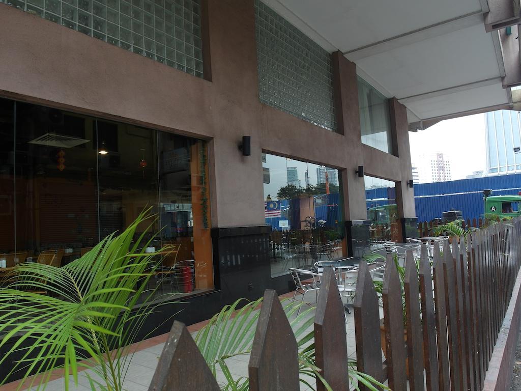 Mandarin Pacific Hotel Kuala Lumpur Exterior photo